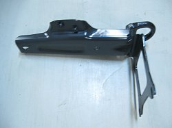 LR002873 Кронштейн буксировочного крюка задний FR2