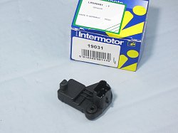 LR000681_INT Датчик коленвала FR2 2.2D