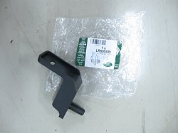 LR000939 Кронштейн крепления радиатора FR2