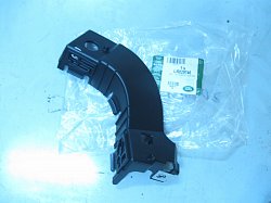 LR029746 Кронштейн крепления переднего бампера левый FR2